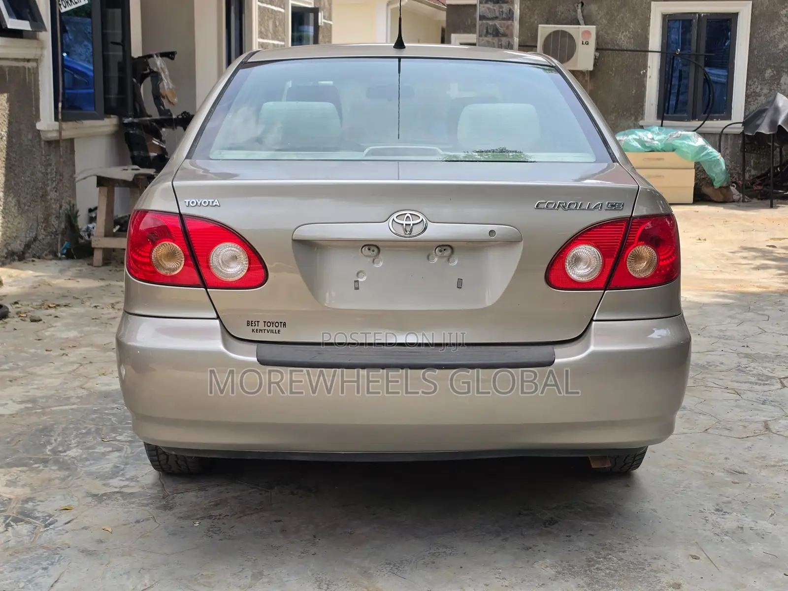 Toyota Corolla LE 2006 Gold