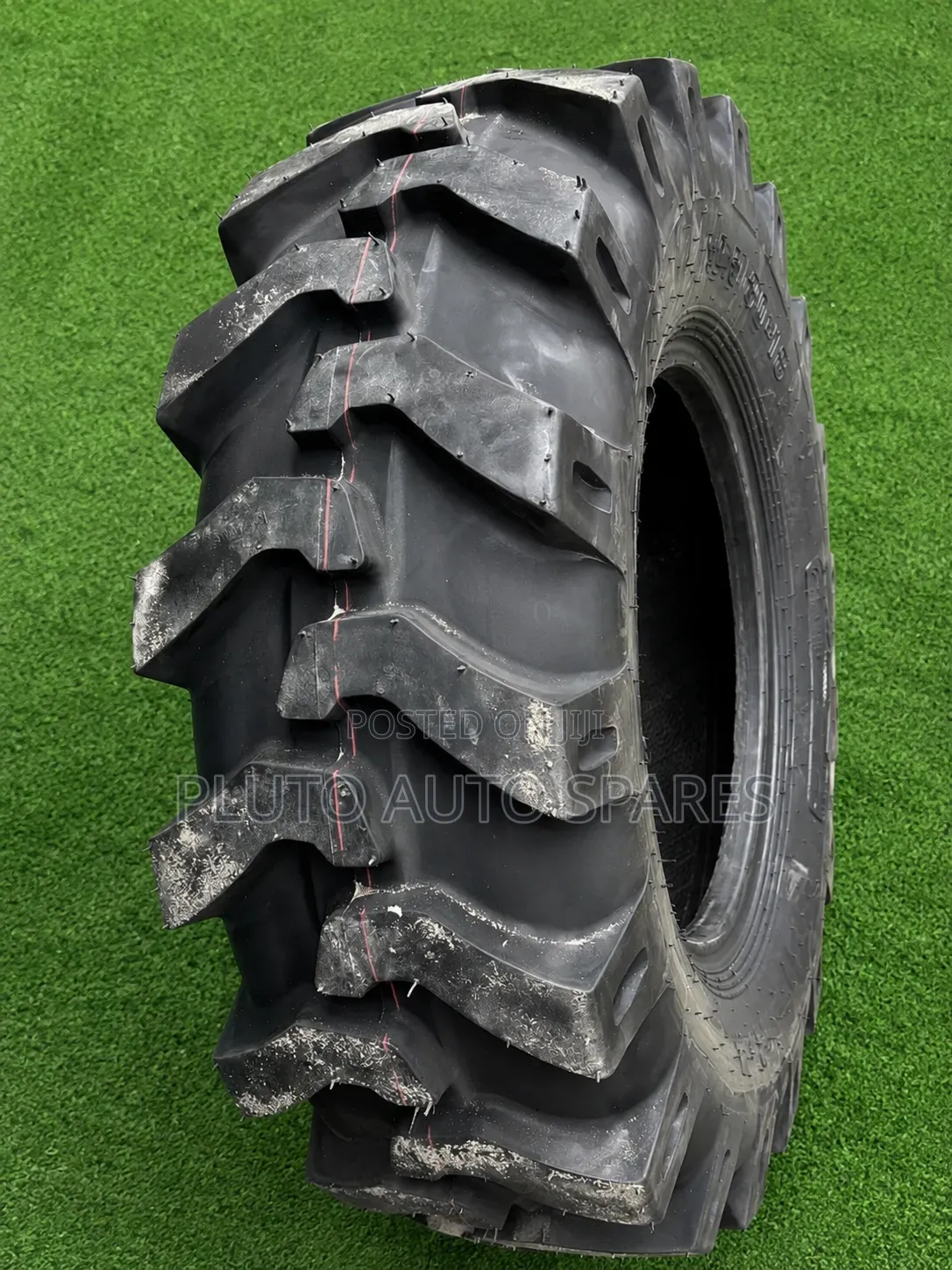 12.5/80r18 Premium Caterpillar Tires Built for Tough Jobs