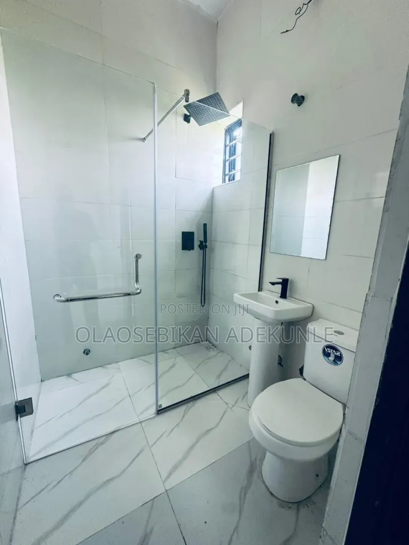 3bdrm Duplex in Harris Drive, Vgc for rent