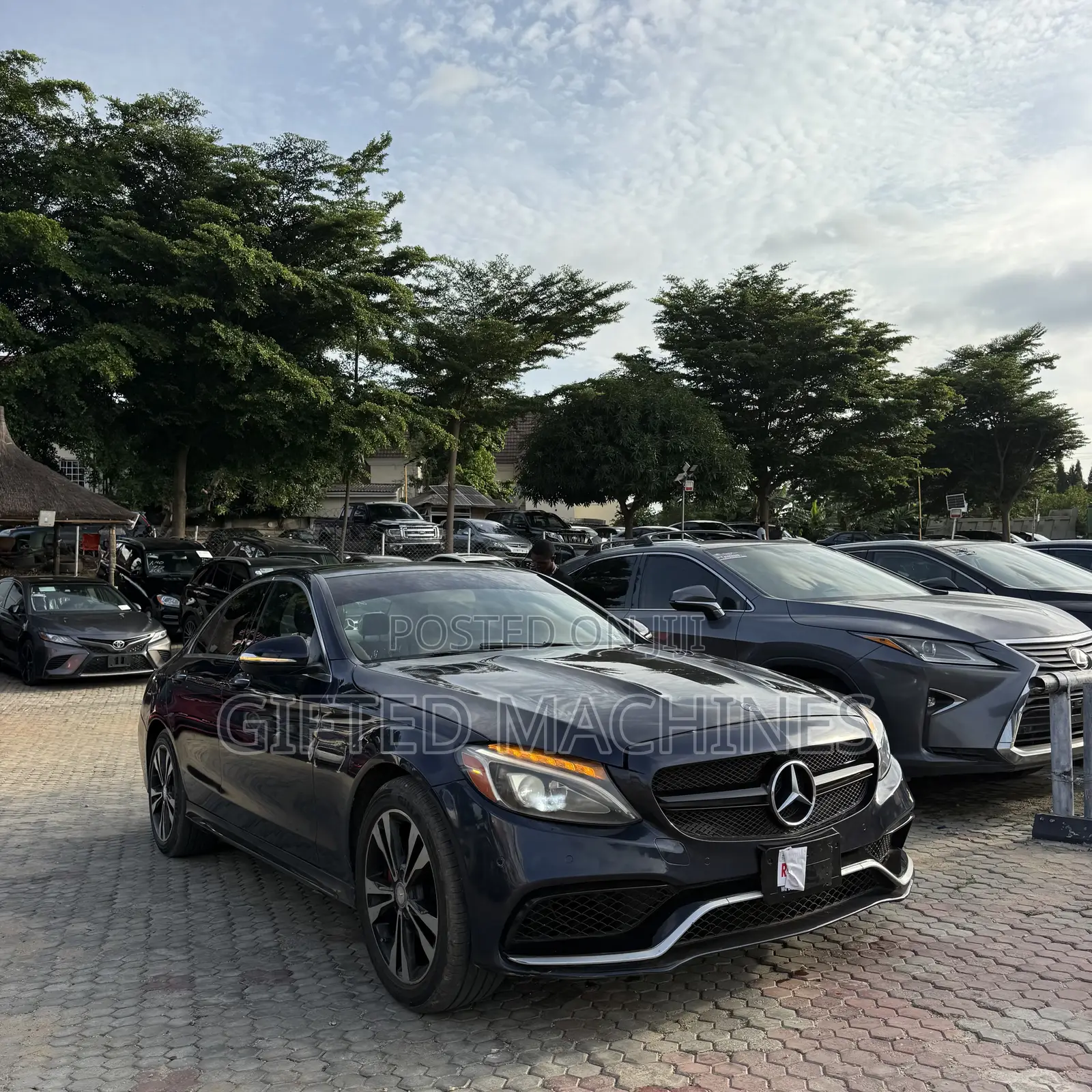 Mercedes-Benz C300 2016 Blue