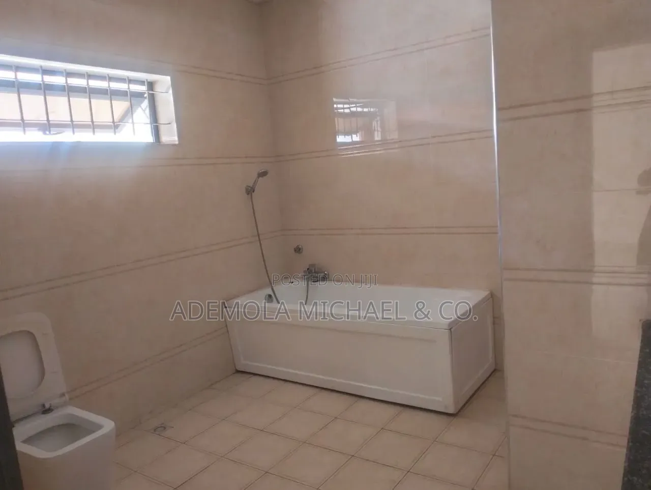 4bdrm Duplex in Asba & Dantata for sale