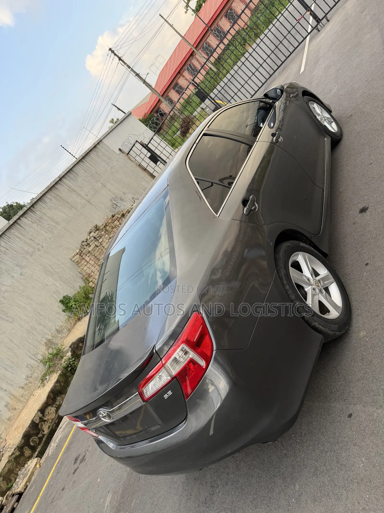 Toyota Camry SE 4dr Sedan (2.5L 4cyl 6A) 2013 Gray