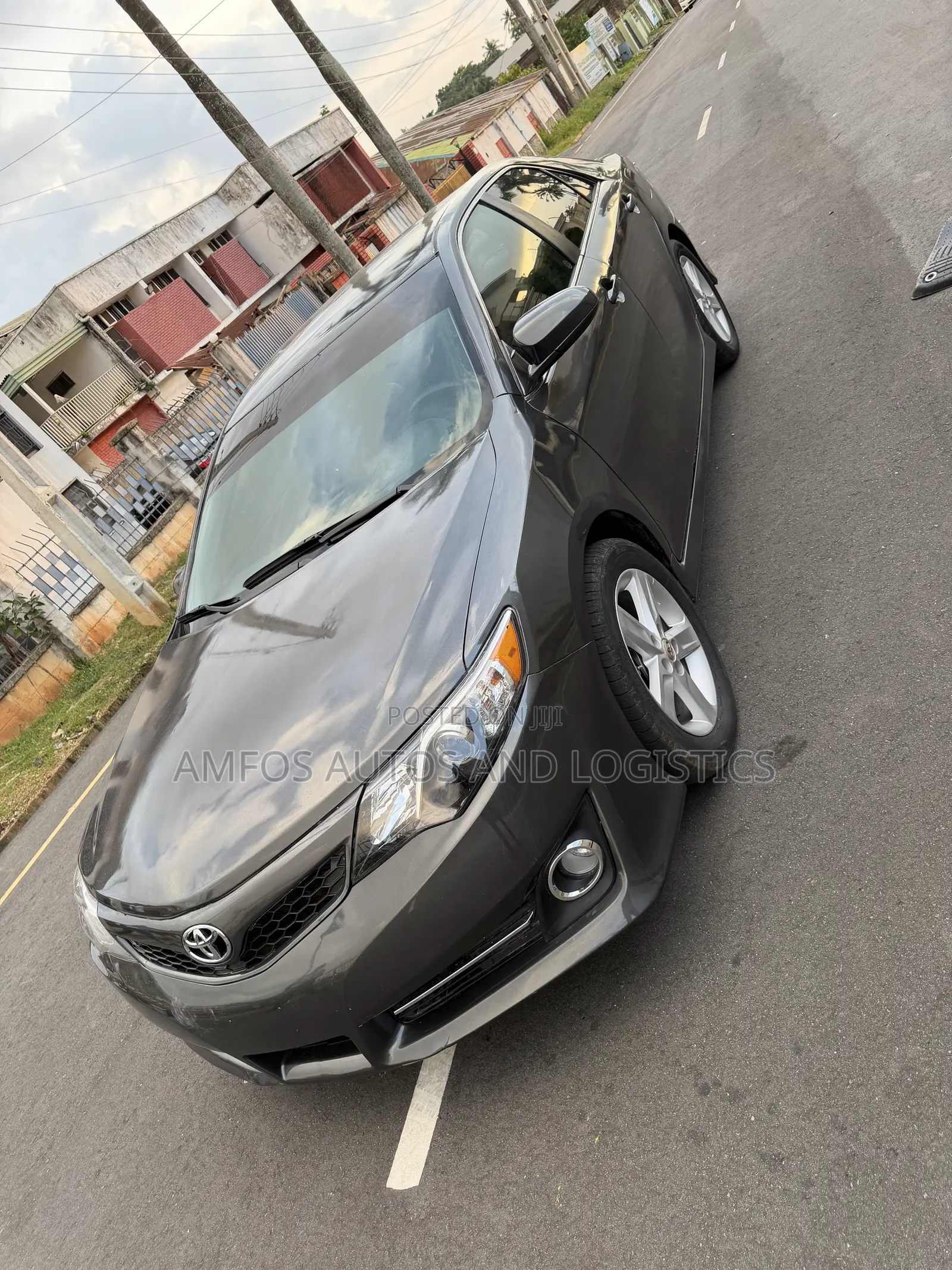 Toyota Camry SE 4dr Sedan (2.5L 4cyl 6A) 2013 Gray