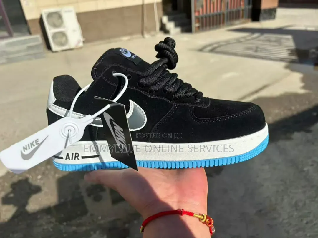 Very High Quality Nike Sneakers