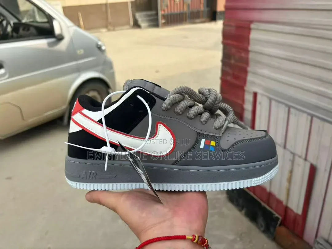 Very High Quality Nike Sneakers