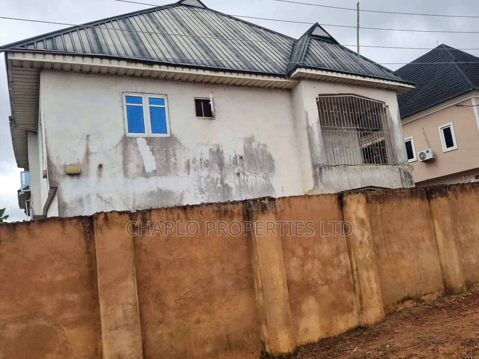 12bdrm Block of Flats in Benin City for sale