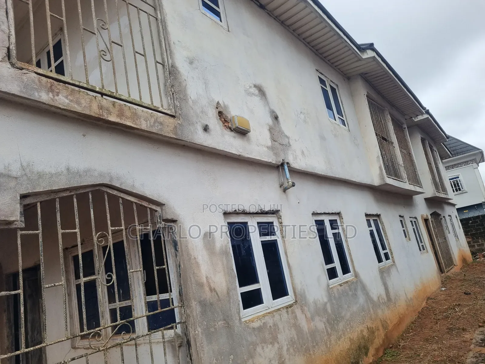 12bdrm Block of Flats in Benin City for sale