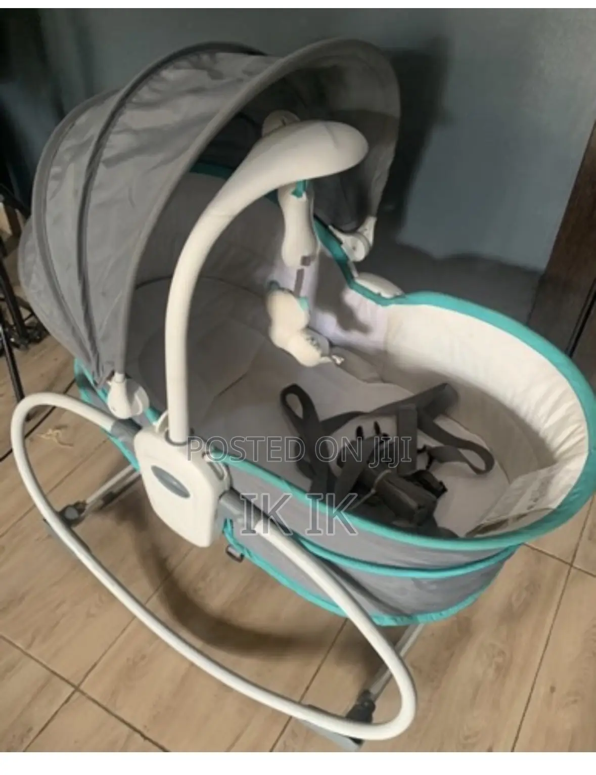 5 In1 Mastela Bed and Rocker