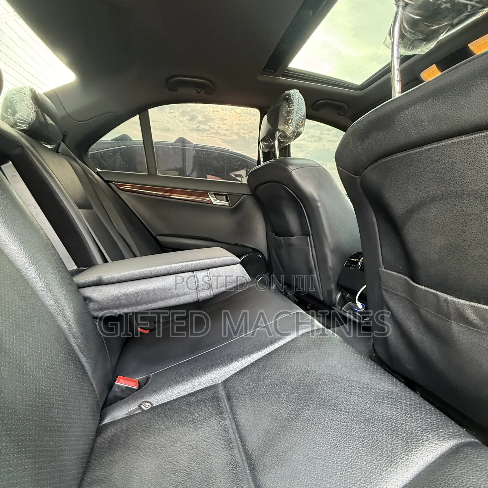 Mercedes-Benz C300 2010 Black