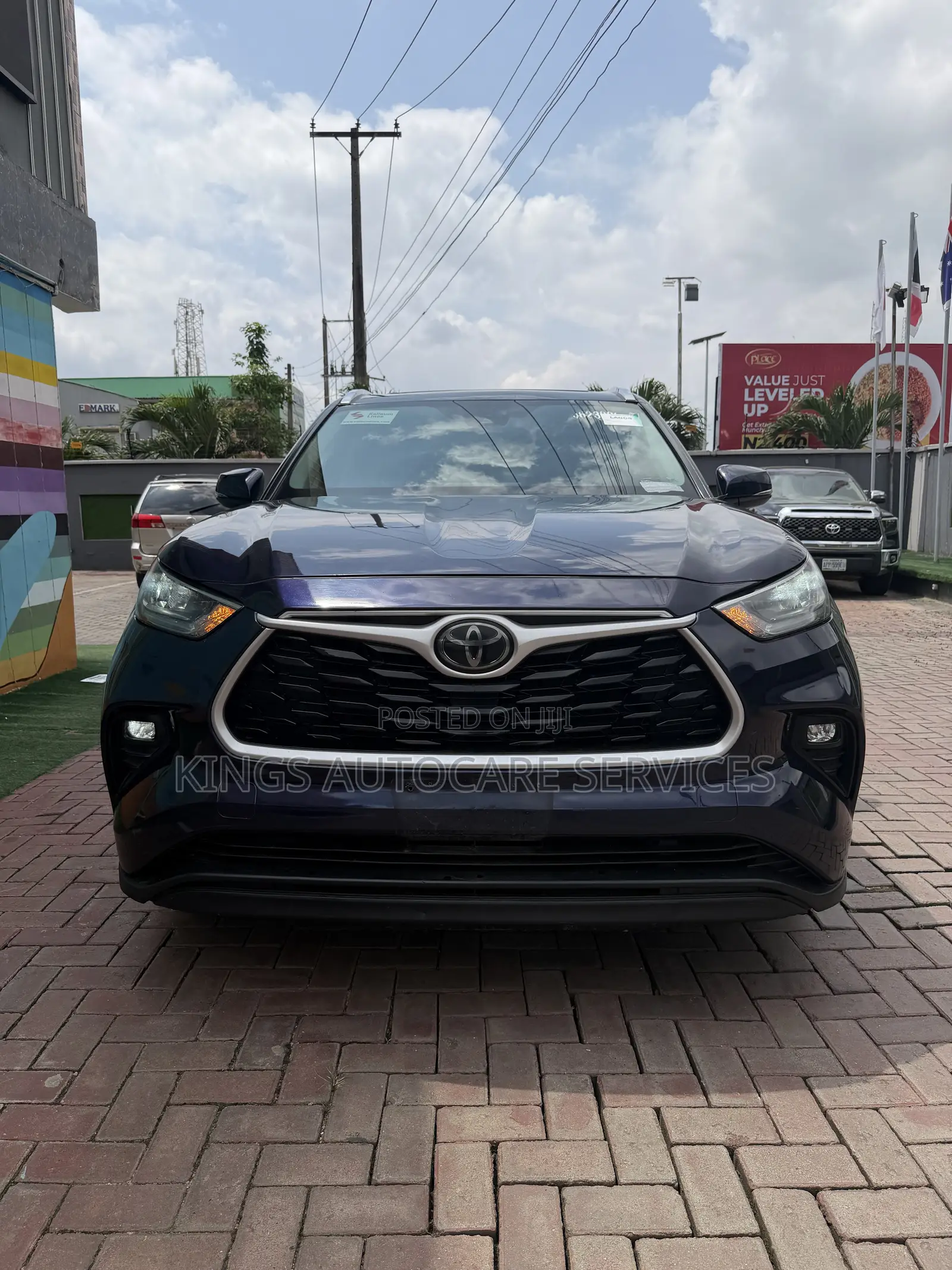 Toyota Highlander XLE AWD 2020 Blue