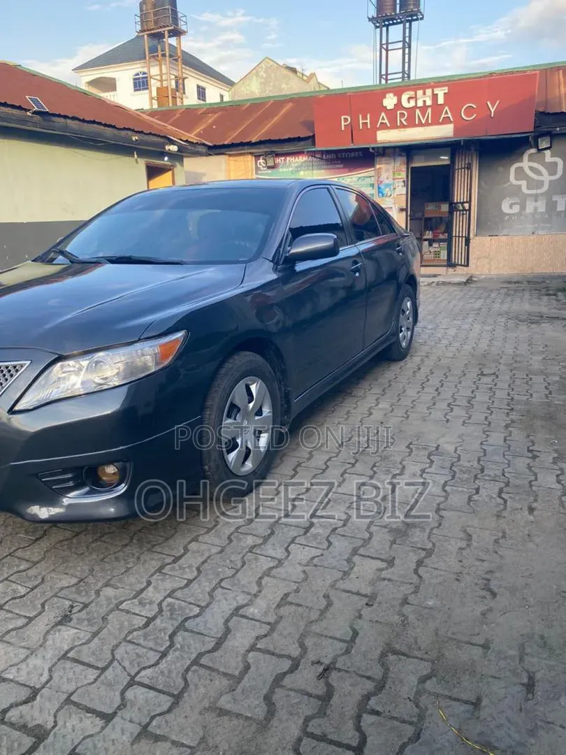 Toyota Camry SE 4dr Sedan (2.5L 4cyl 6A) 2011 Black