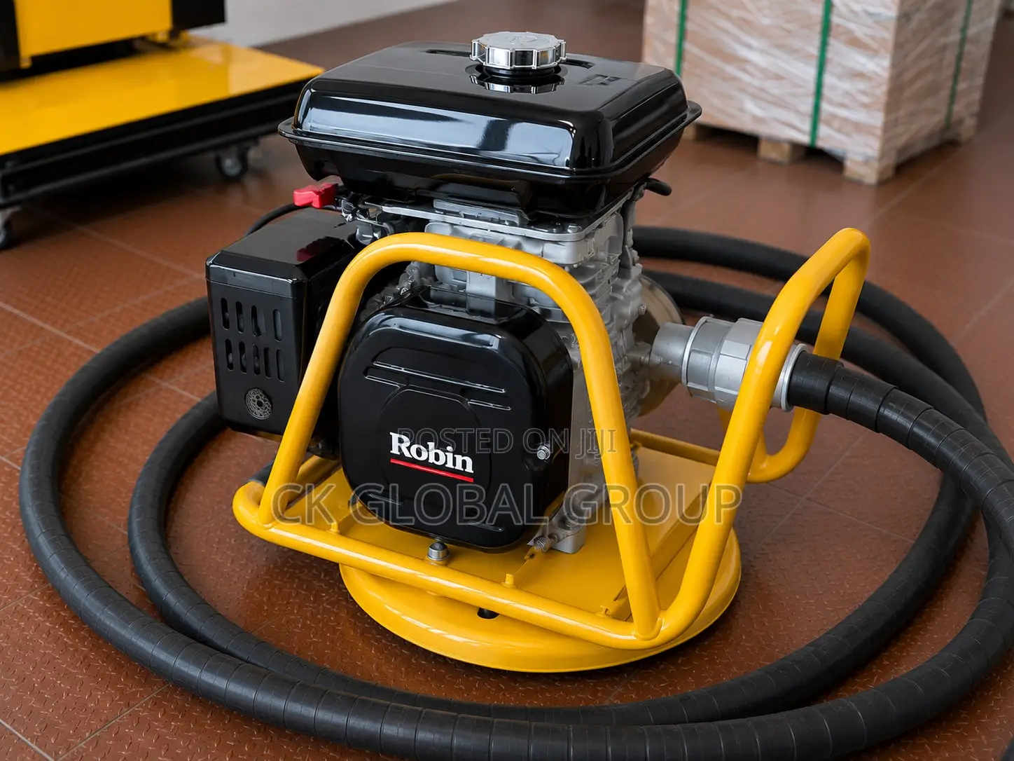 Robin Gasoline Concrete Vibrator | Heavy-Duty Concrete Poker Machine