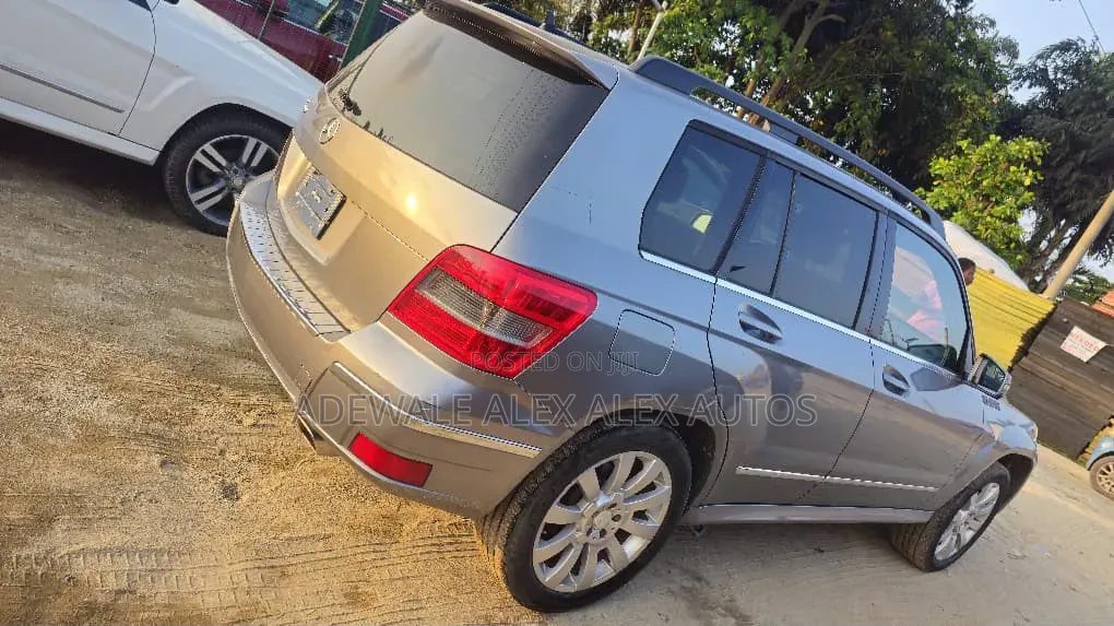 Mercedes-Benz GLK-Class 2011 Gray