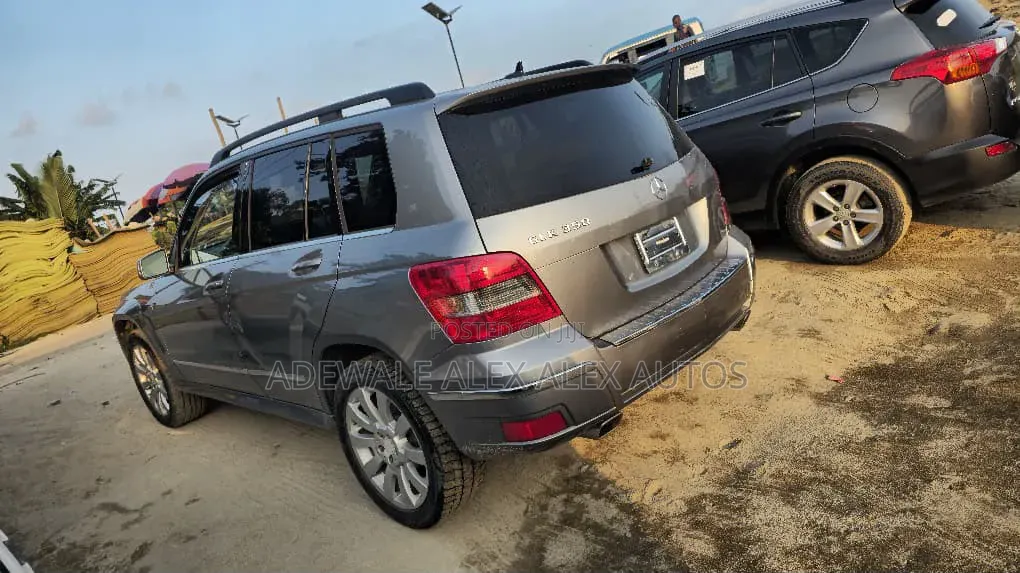 Mercedes-Benz GLK-Class 2011 Gray