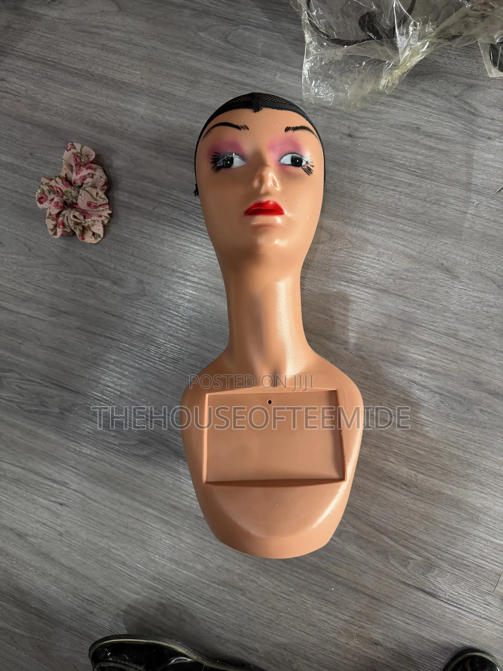 Long Neck Mannequin
