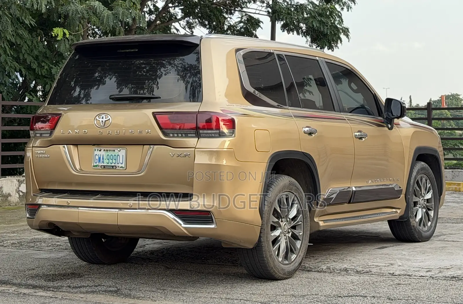 Toyota Land Cruiser 5.7 V8 VXR 2020 Gold