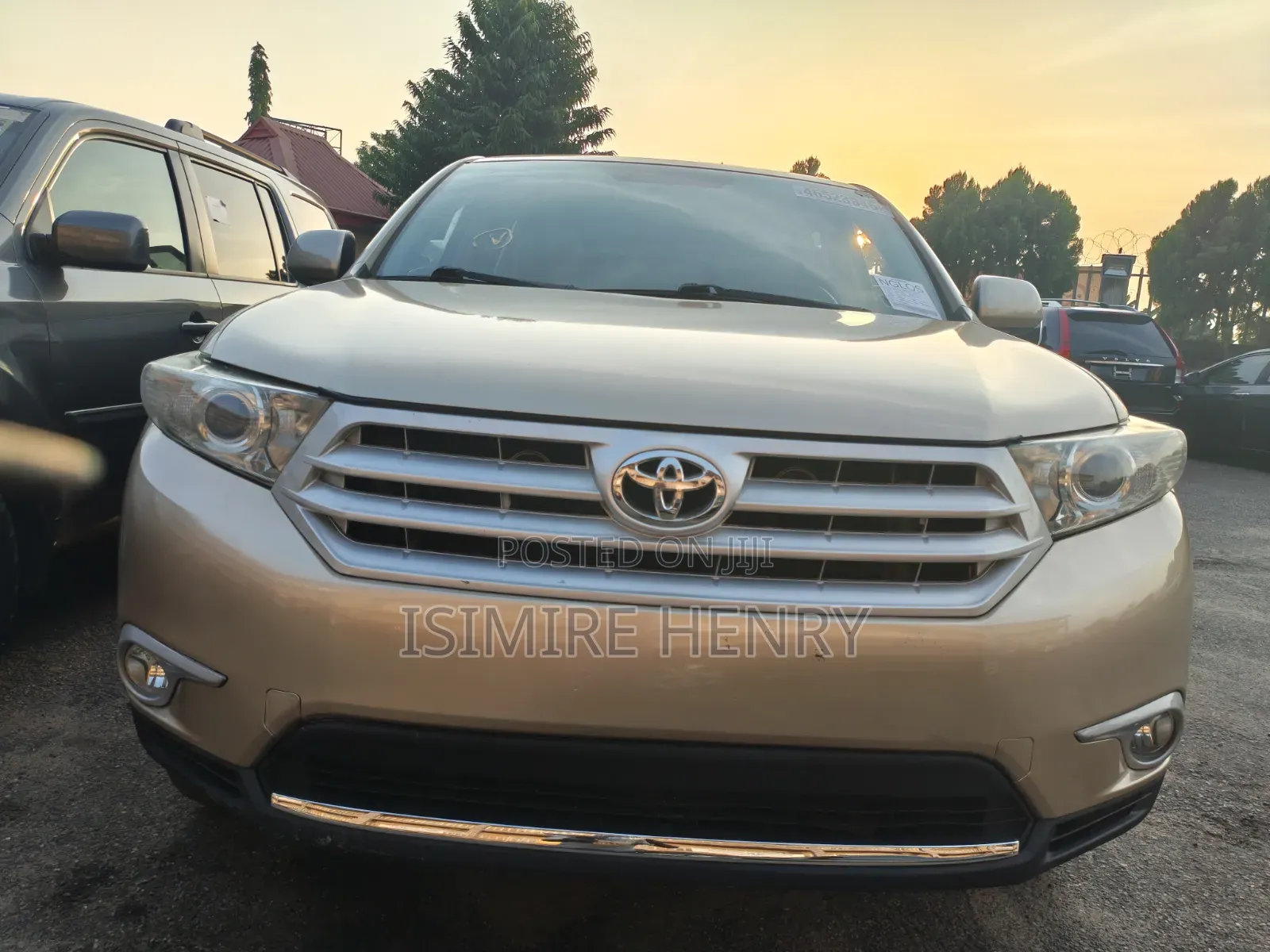Toyota Highlander Limited 2011 Gold