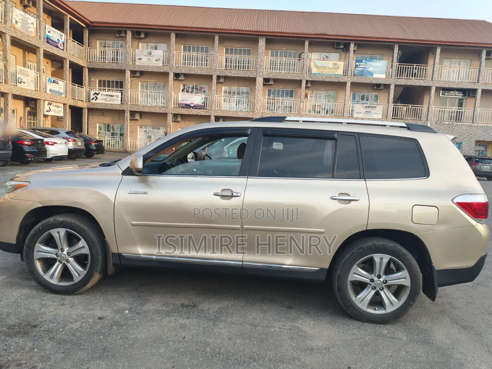 Toyota Highlander Limited 2011 Gold