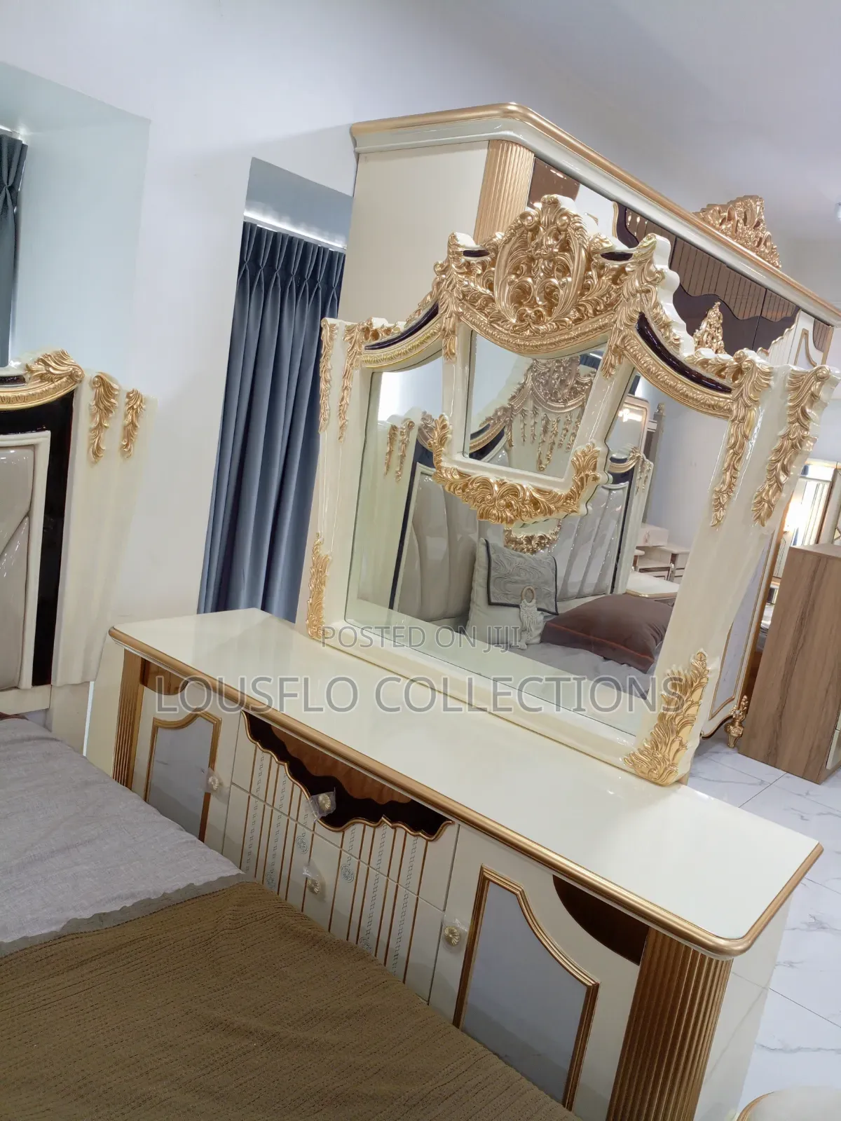 Your Quality Turkish King Royal Bed With Royal Consol Mirror