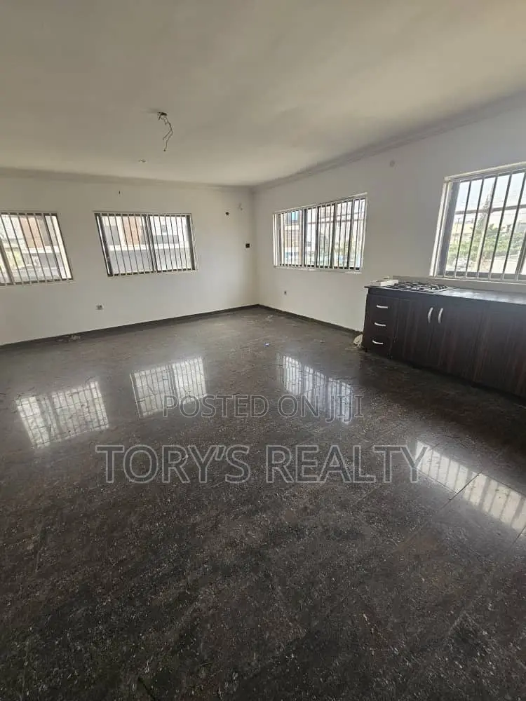 1bdrm Apartment in Lekki Phase 1 for rent