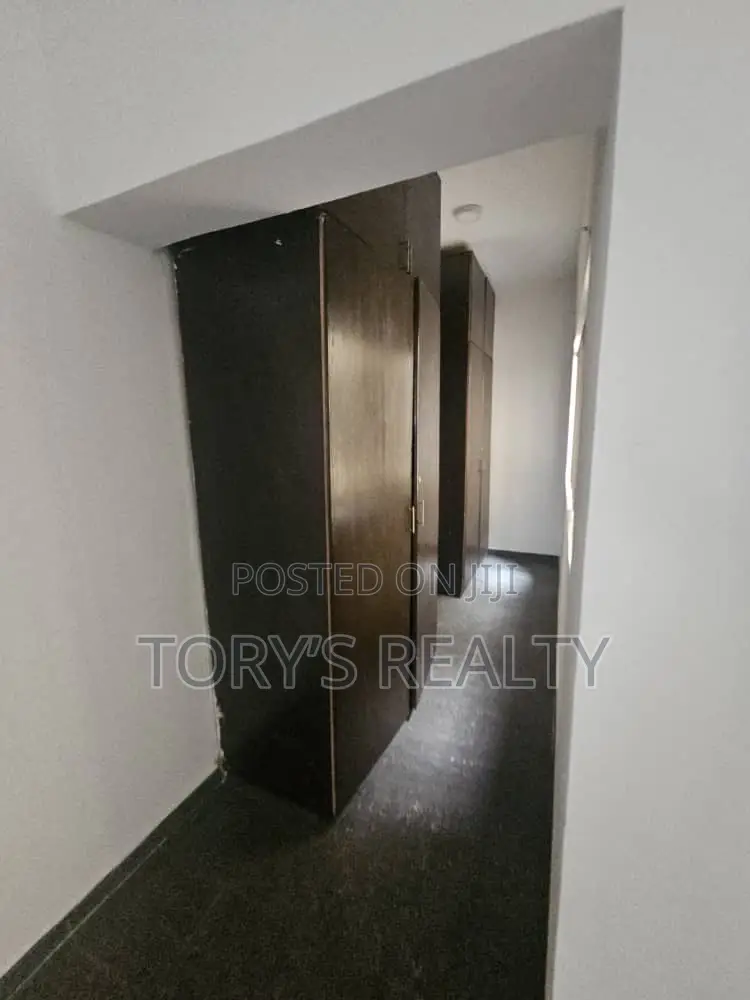 1bdrm Apartment in Lekki Phase 1 for rent