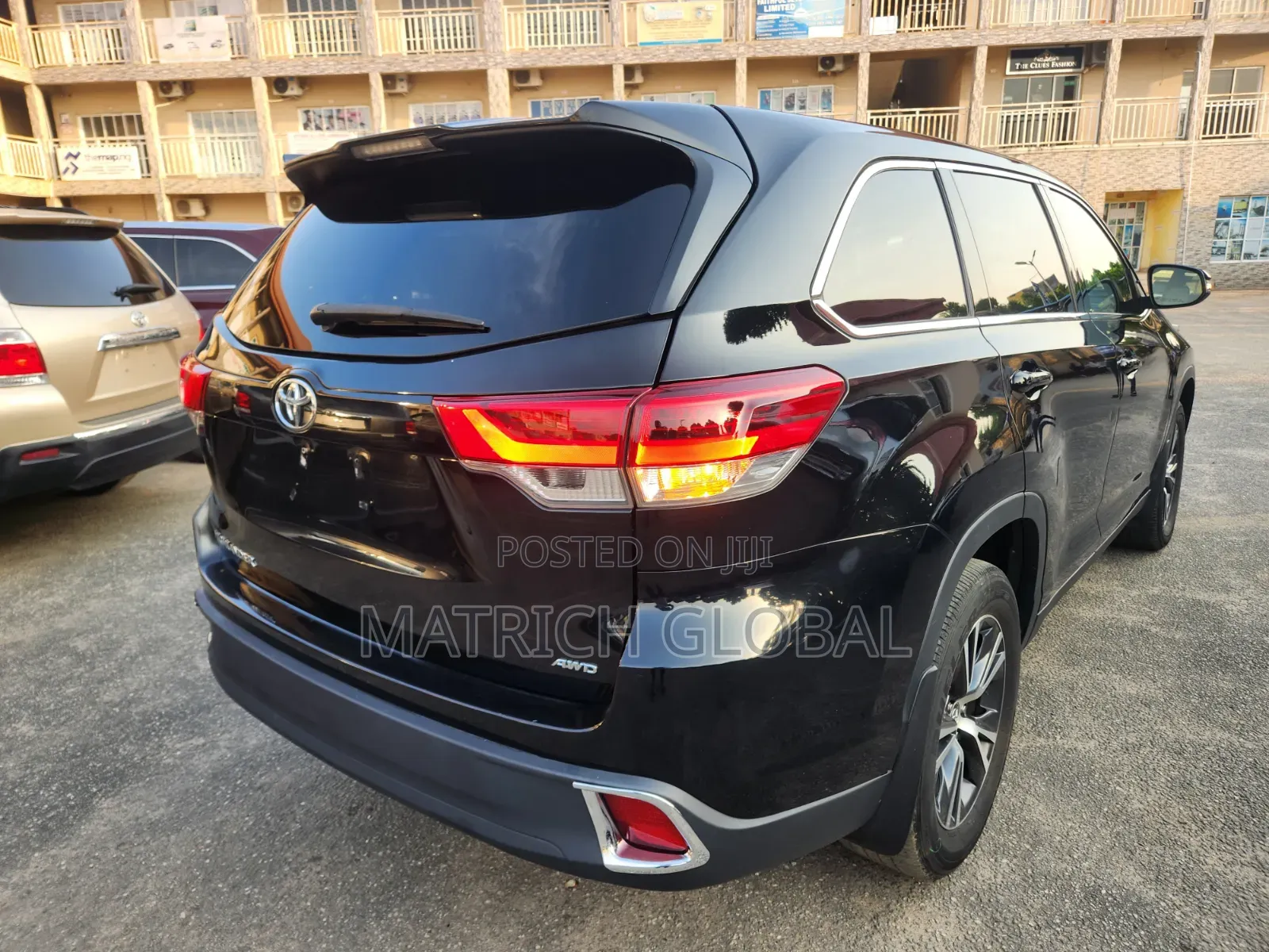 Toyota Highlander LE Plus 2019 Black