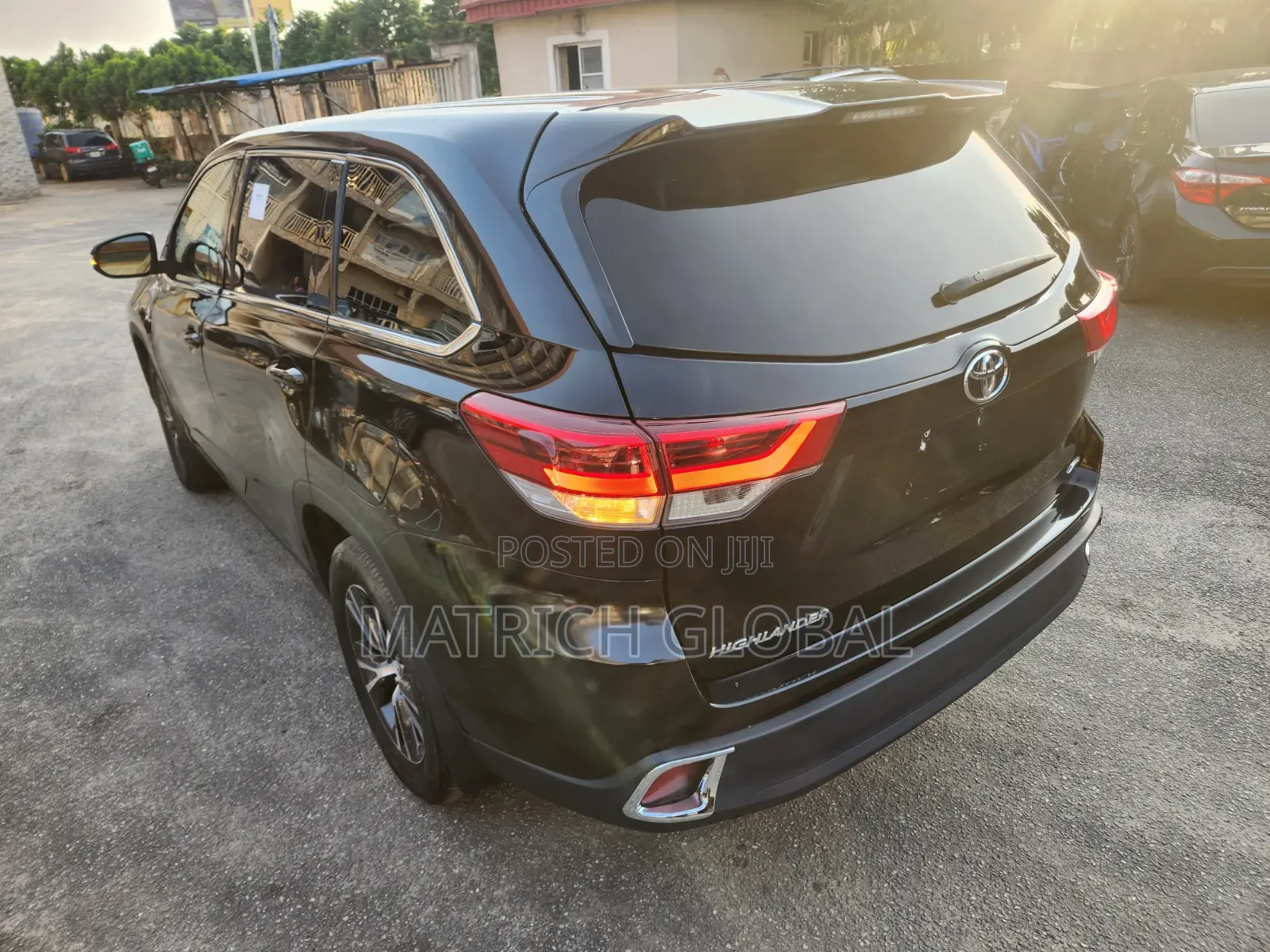 Toyota Highlander LE Plus 2019 Black