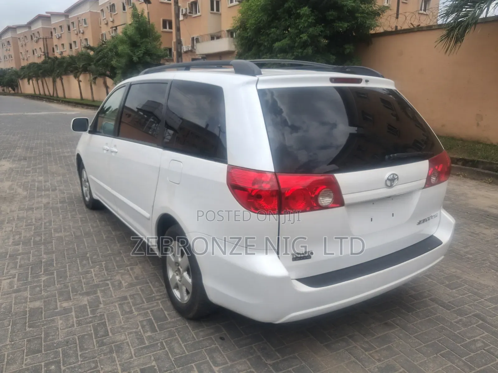 Toyota Sienna 2007 White