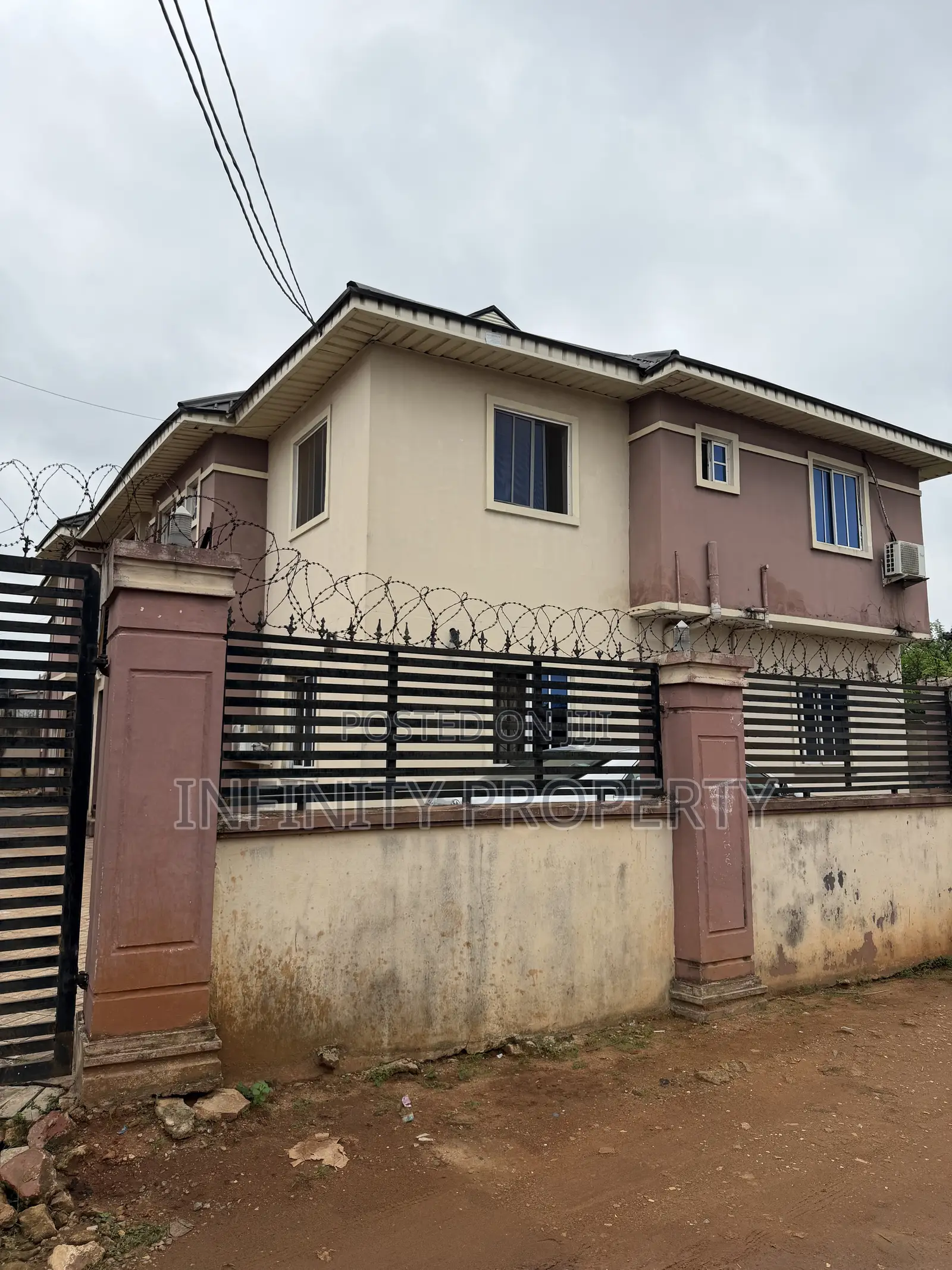 3bdrm Block of Flats in Etete, Benin City for sale