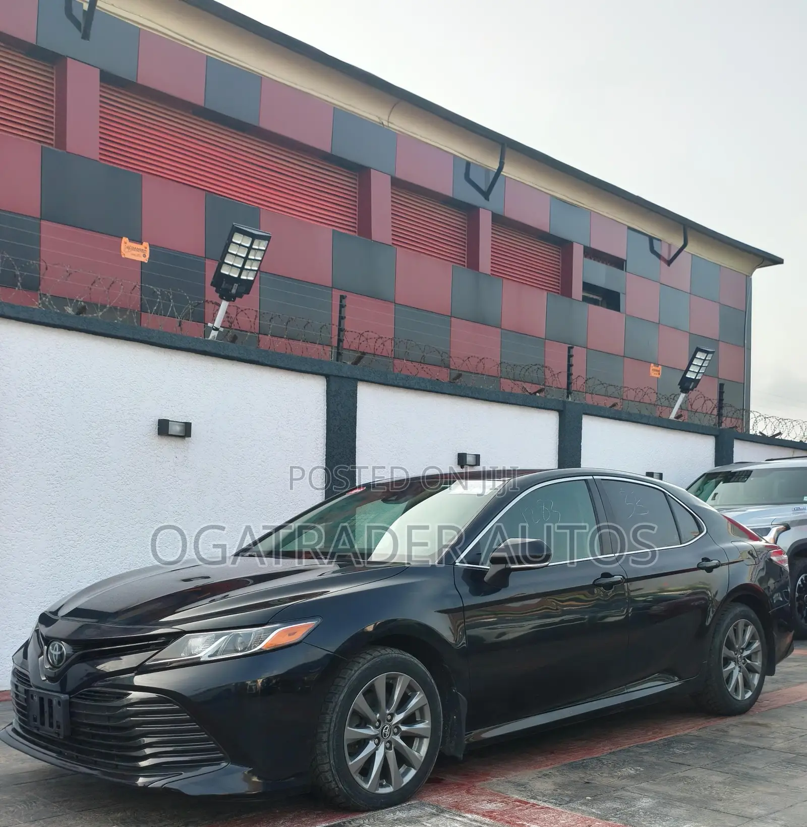 Toyota Camry XLE (2.5L 4cyl 8A) 2019 Black