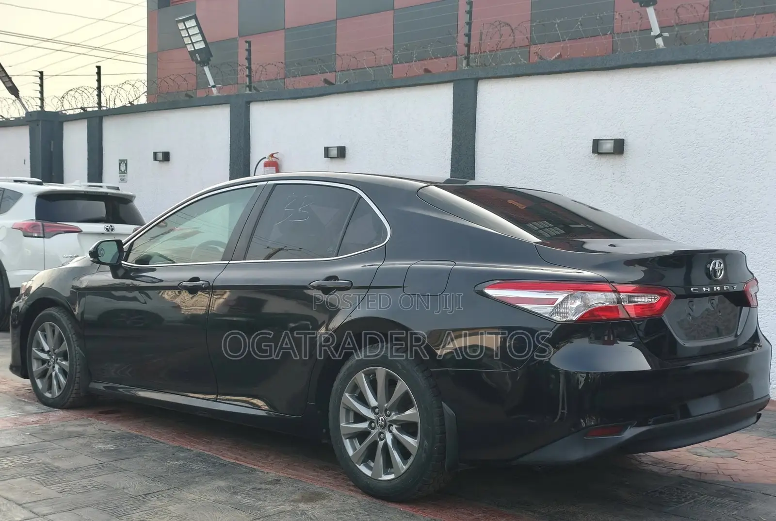 Toyota Camry XLE (2.5L 4cyl 8A) 2019 Black