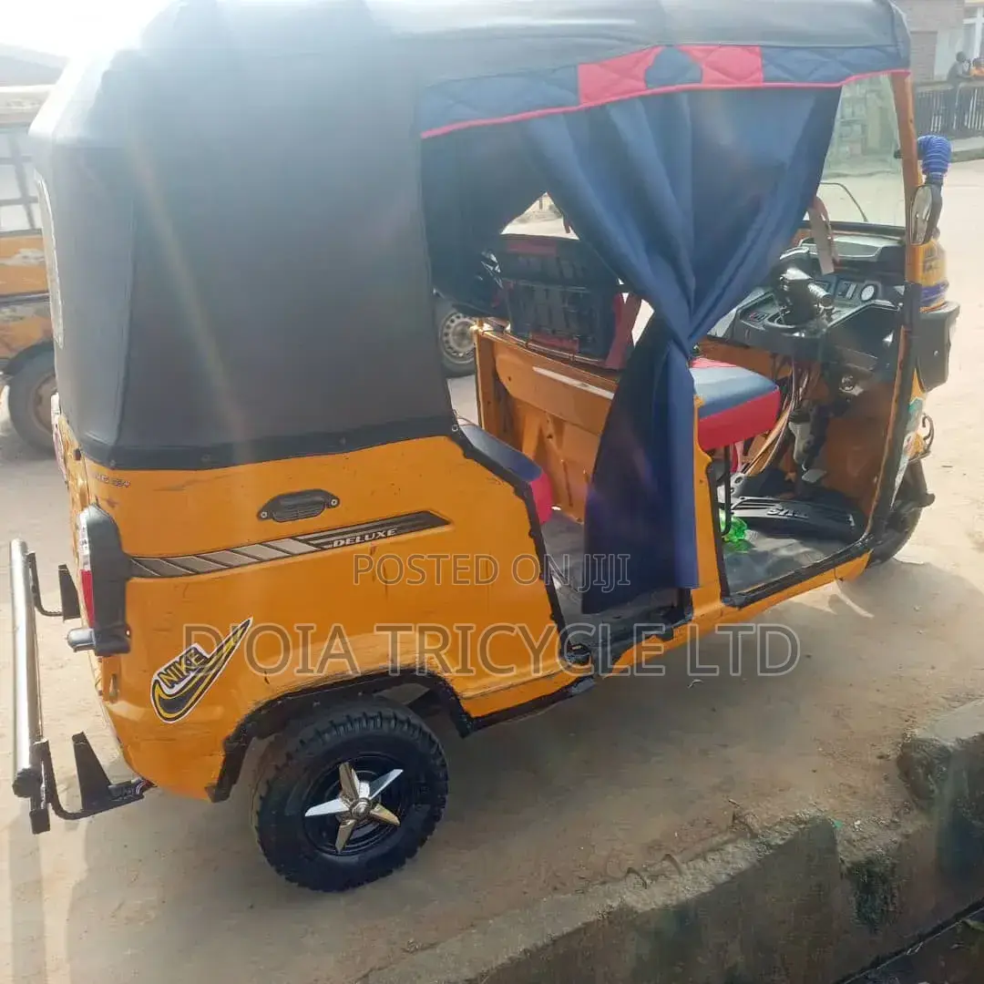 TVS King Deluxe Plus iTouch Start 2025 Yellow