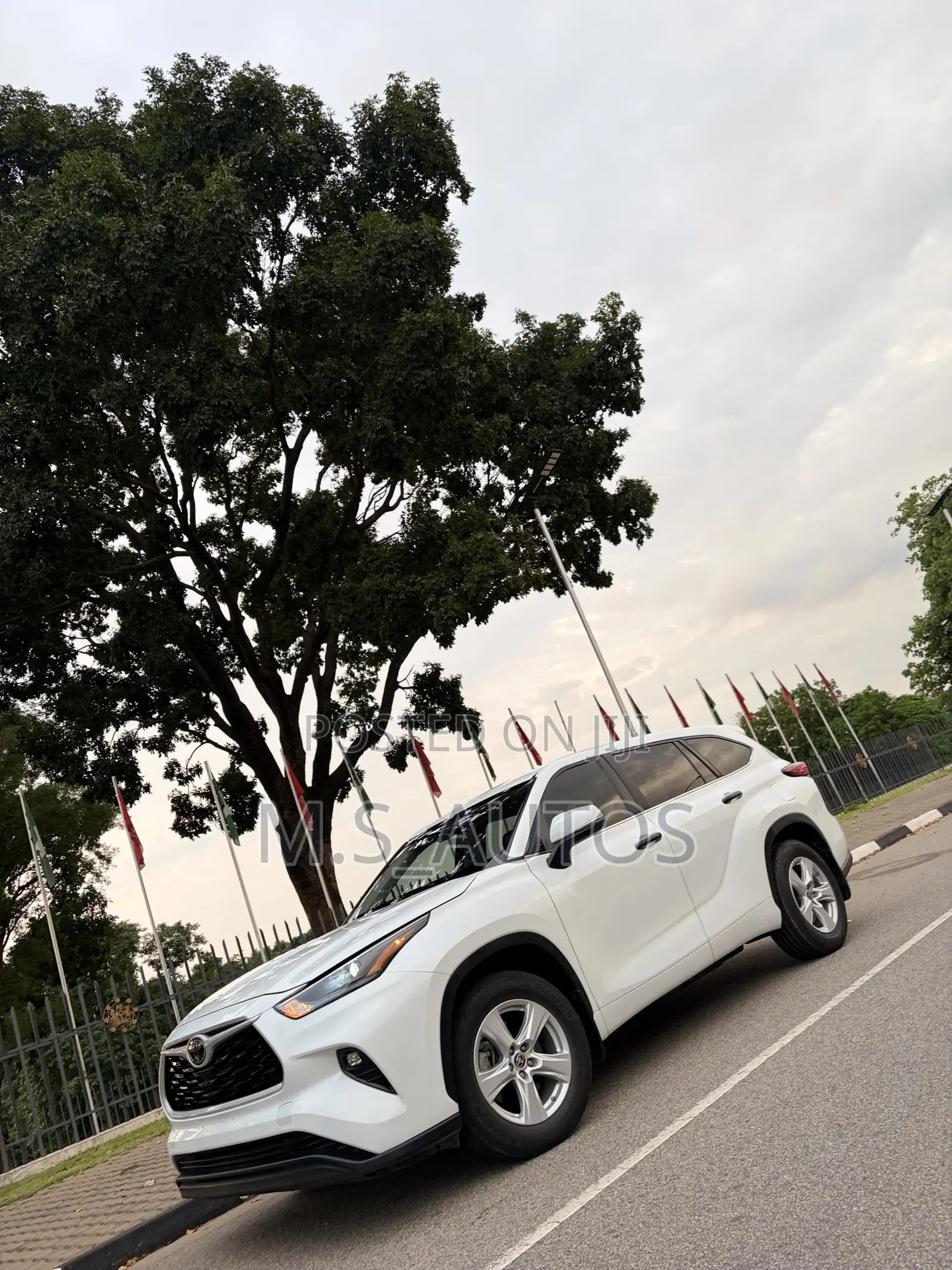 Toyota Highlander XLE FWD 2023 White