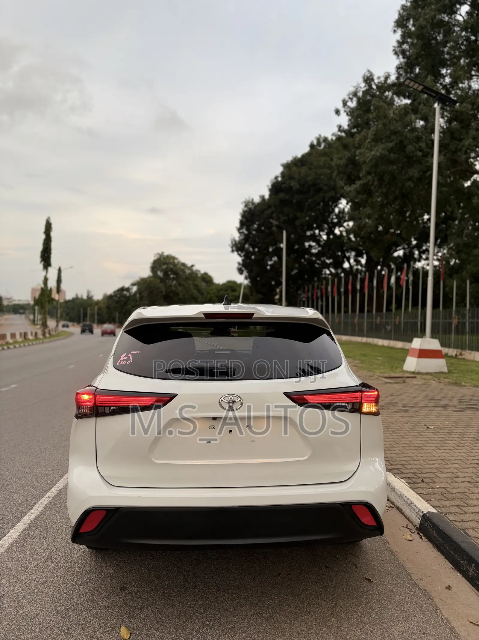 Toyota Highlander XLE FWD 2023 White