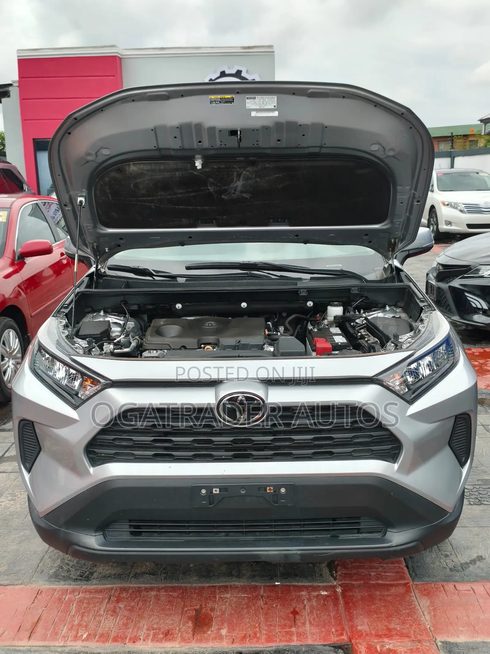 Toyota RAV4 XLE AWD 2024 Silver