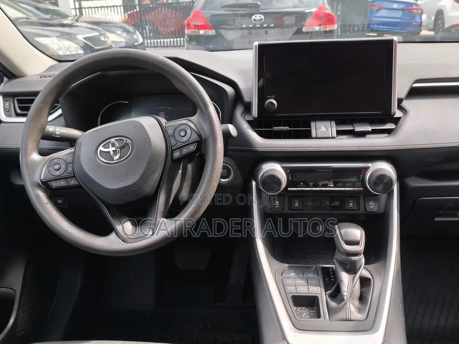 Toyota RAV4 XLE AWD 2024 Silver
