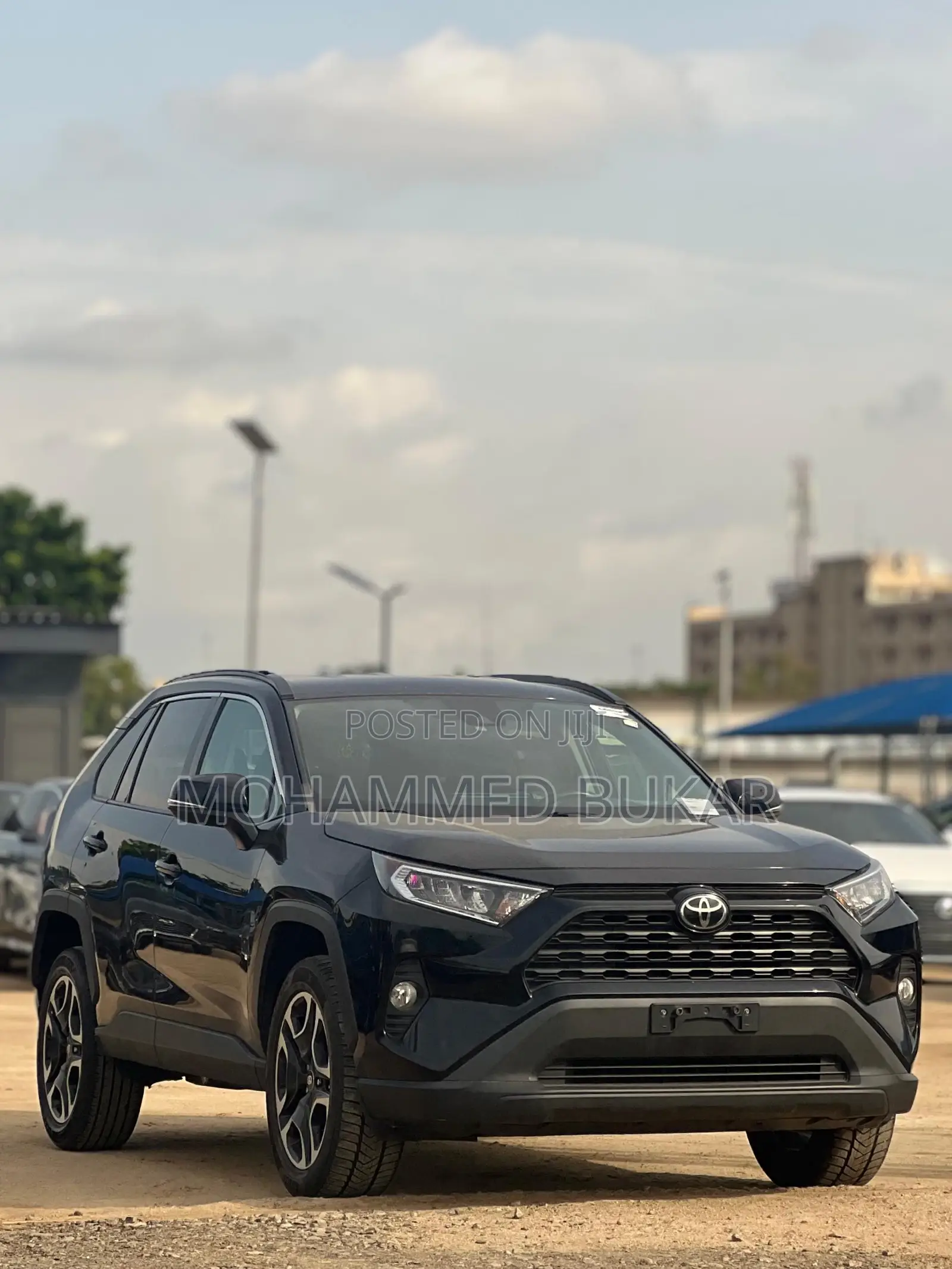 Toyota RAV4 XLE 2021 Black