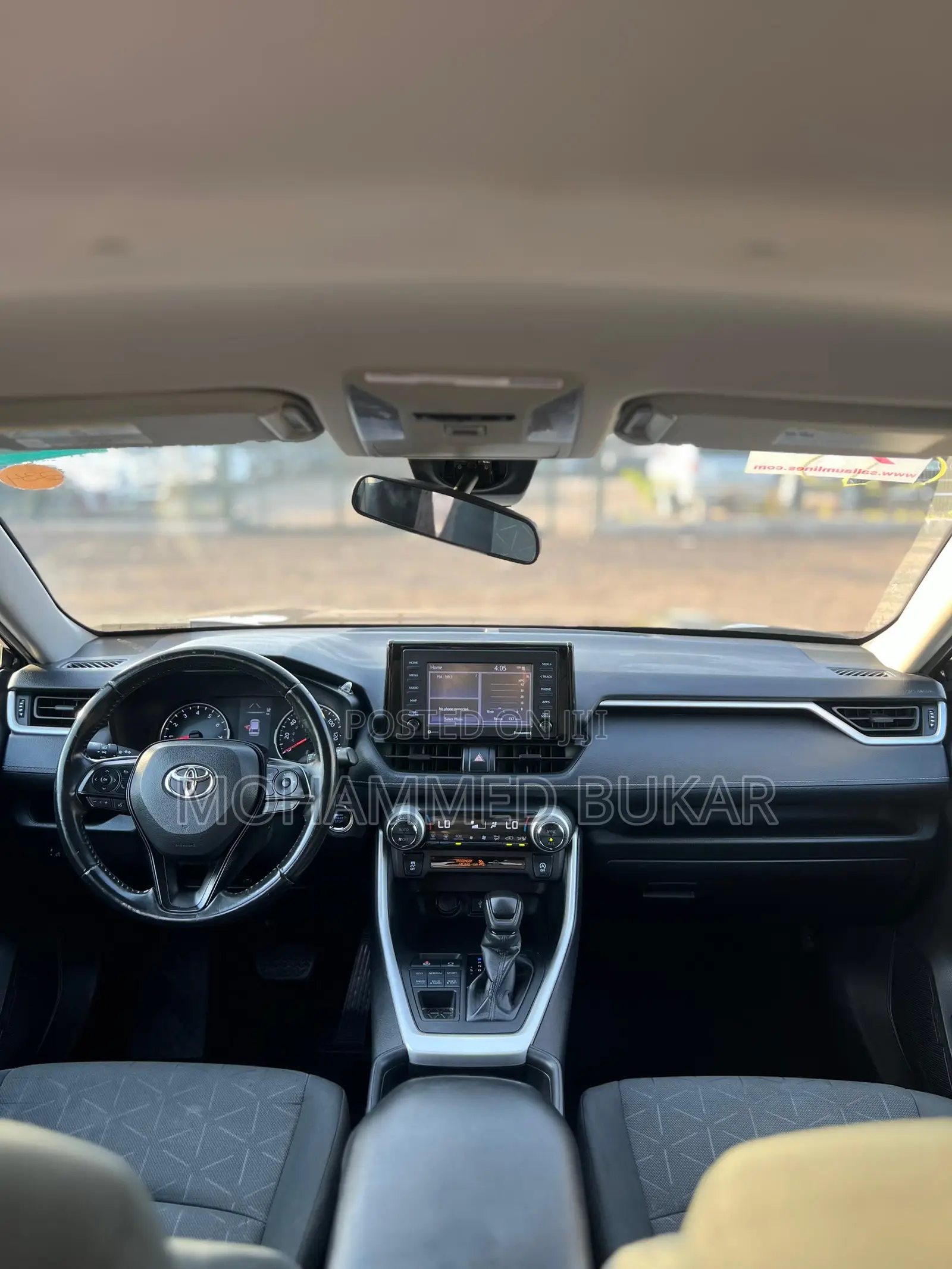 Toyota RAV4 XLE 2021 Black