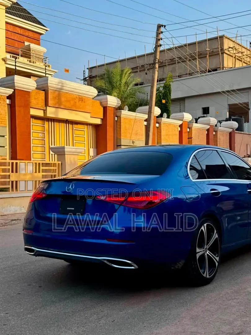 Mercedes-Benz C300 2022 Blue