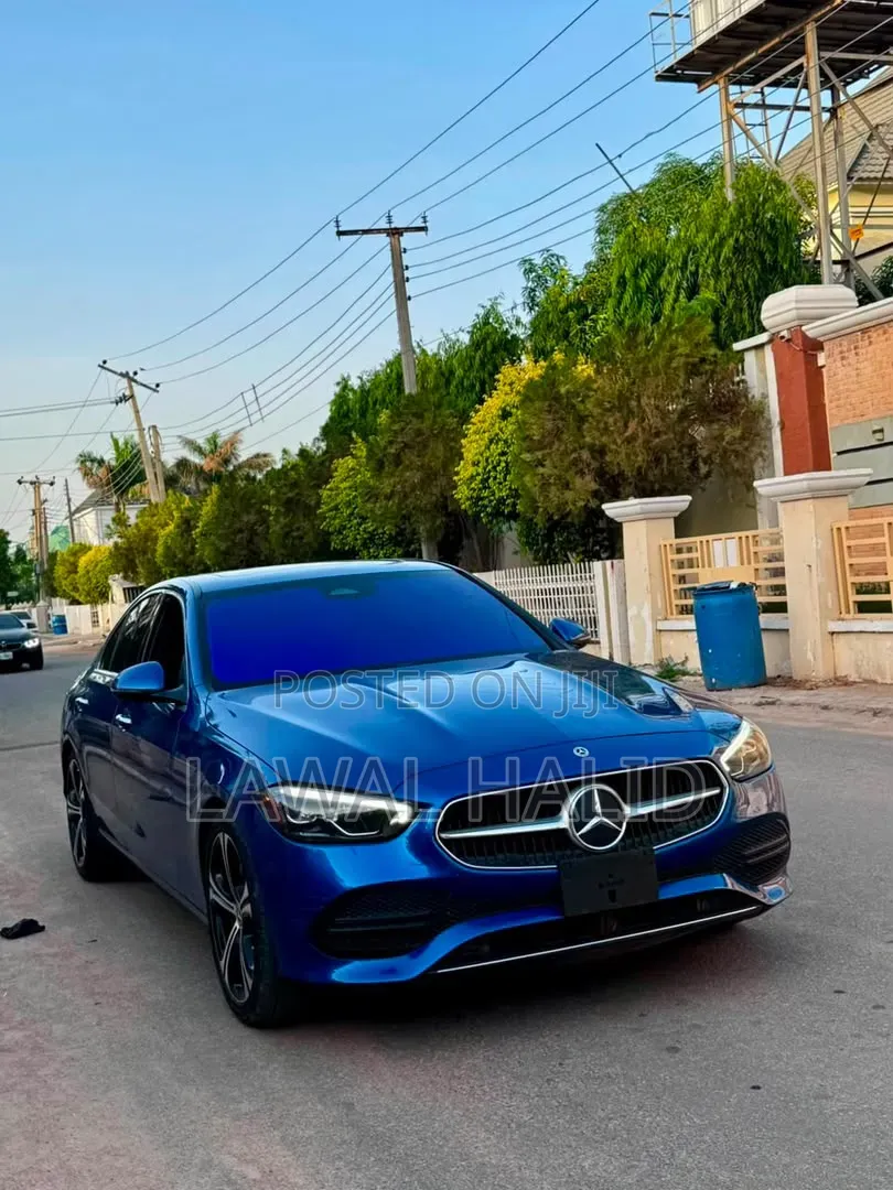 Mercedes-Benz C300 2022 Blue