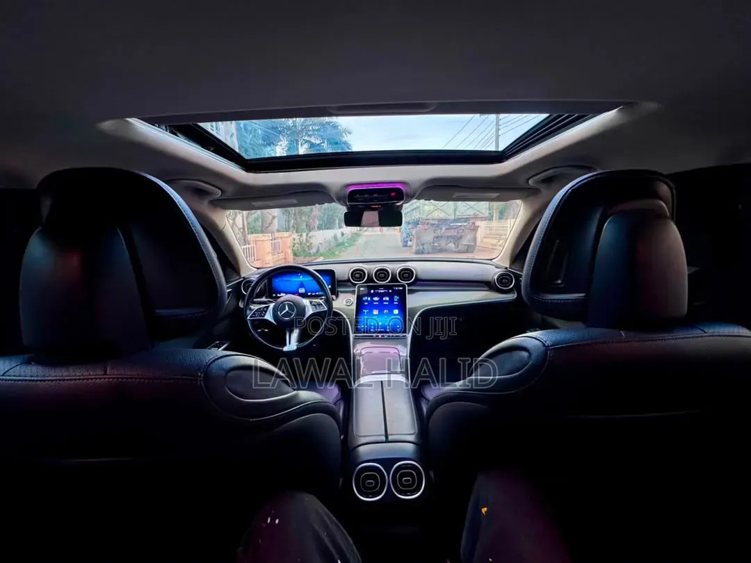 Mercedes-Benz C300 2022 Blue
