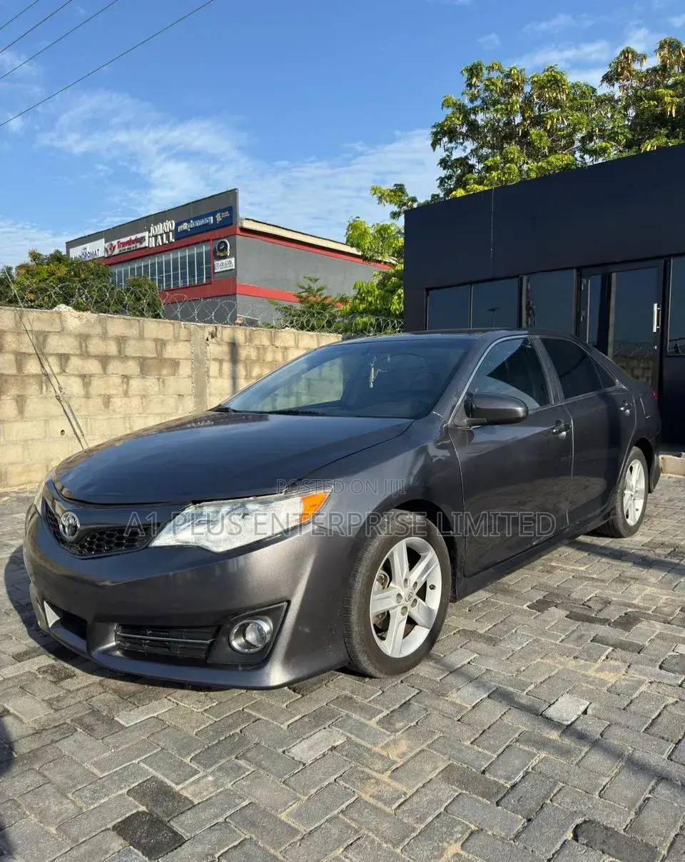 Toyota Camry SE Limited Edition 4dr Sedan (2.5L 4cyl 6A) 2012 Gray