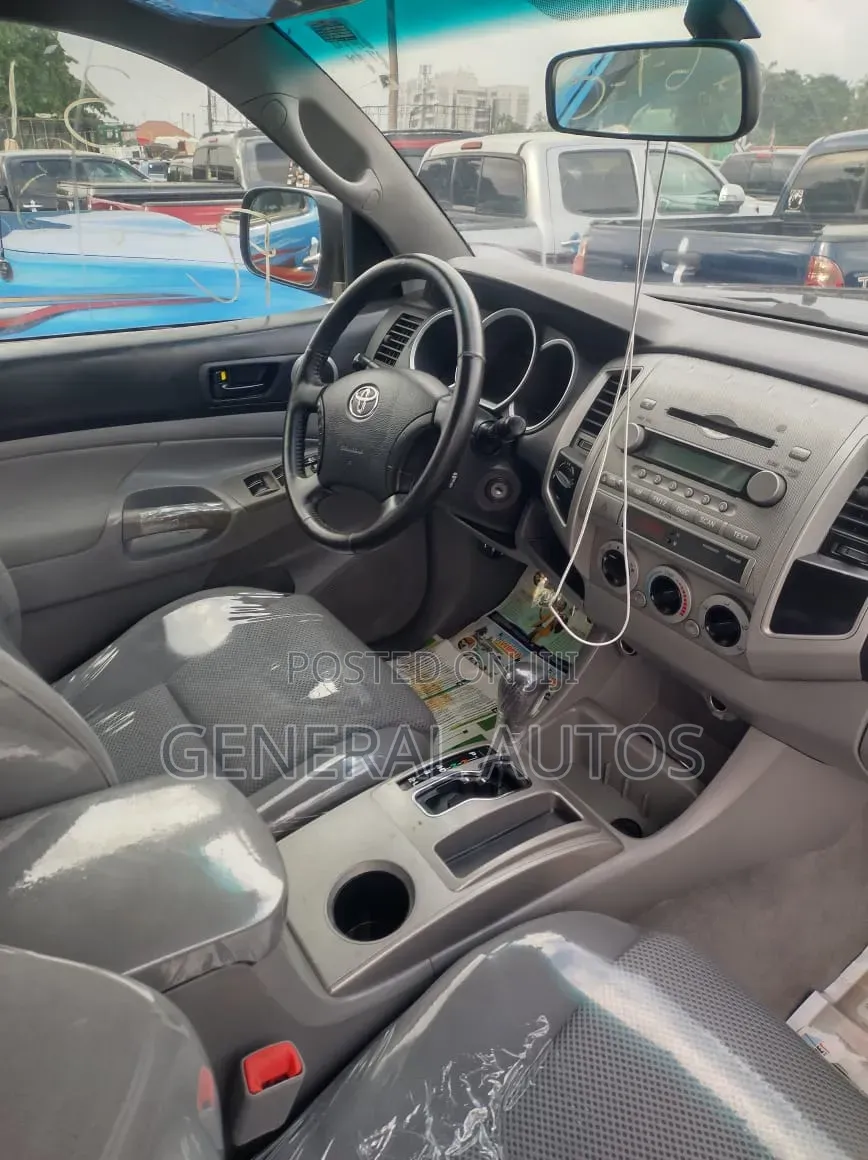 Toyota Tacoma 2011 Black