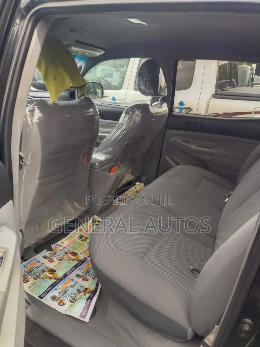 Toyota Tacoma 2011 Black