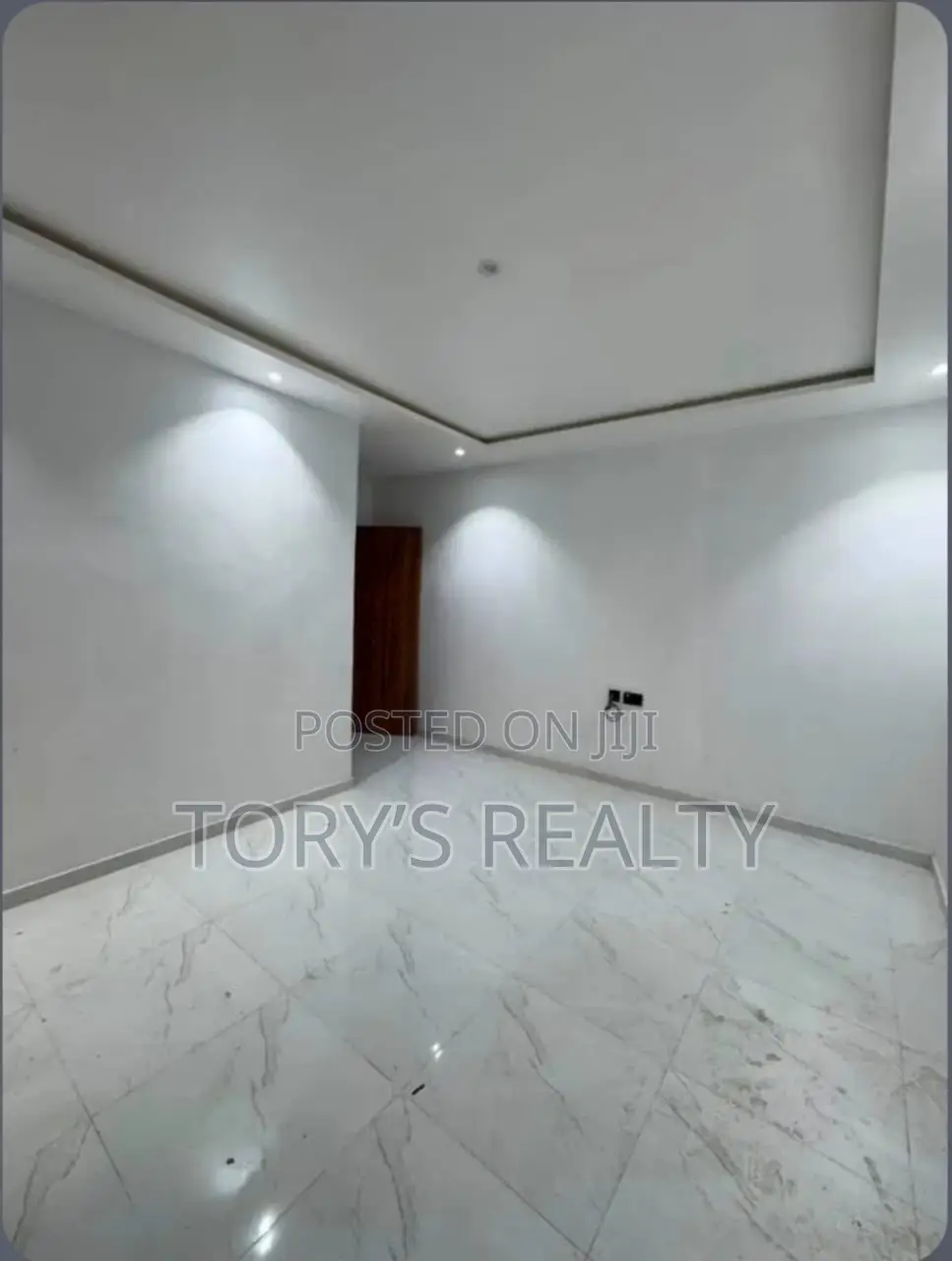 2bdrm Apartment in Lekki Expressway for rent