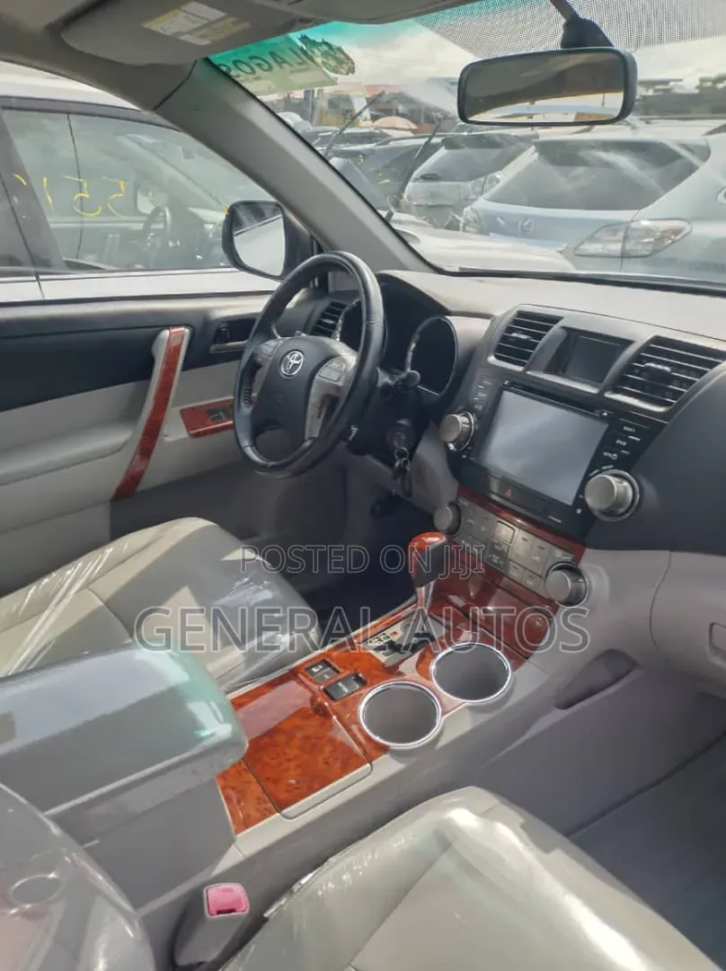 Toyota Highlander 2009 Silver