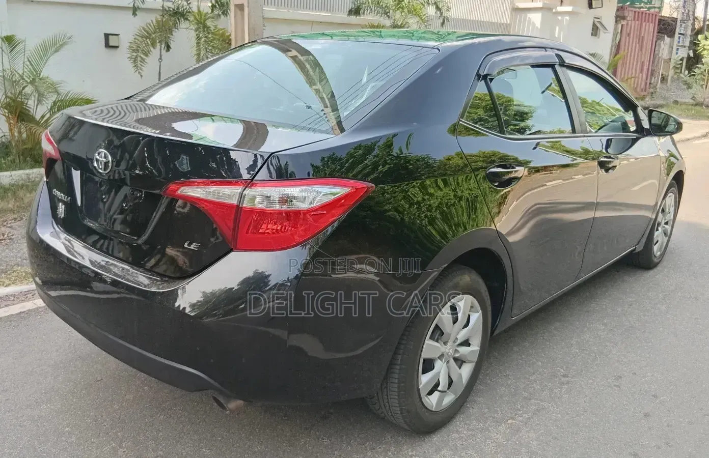 Toyota Corolla LE Premium 4dr Sedan (1.8L 4cyl CVT) 2016 Matt Black