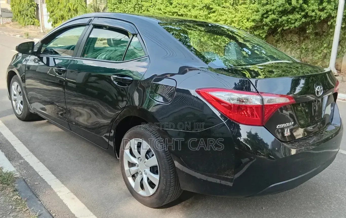 Toyota Corolla LE Premium 4dr Sedan (1.8L 4cyl CVT) 2016 Matt Black