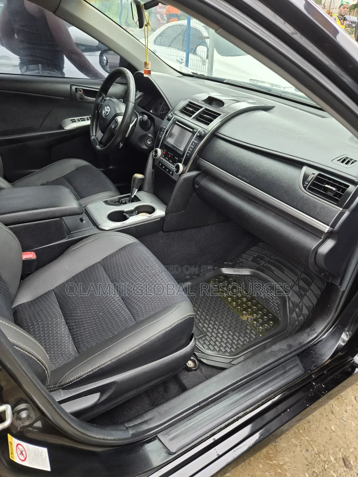 Toyota Camry SE 4dr Sedan (2.5L 4cyl 6A) 2013 Black