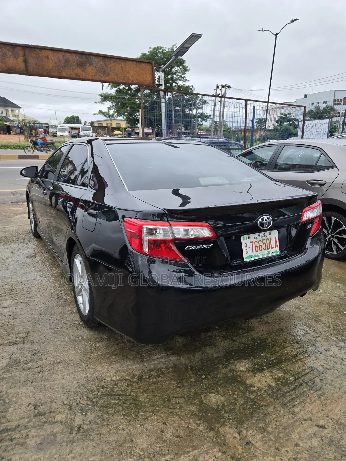 Toyota Camry SE 4dr Sedan (2.5L 4cyl 6A) 2013 Black